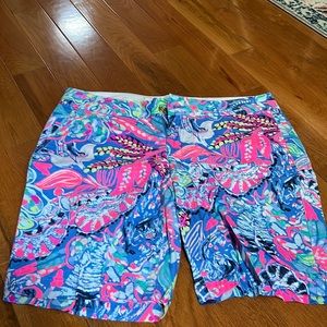 Excellent used condition chipper shorts Lilly Pulitzer